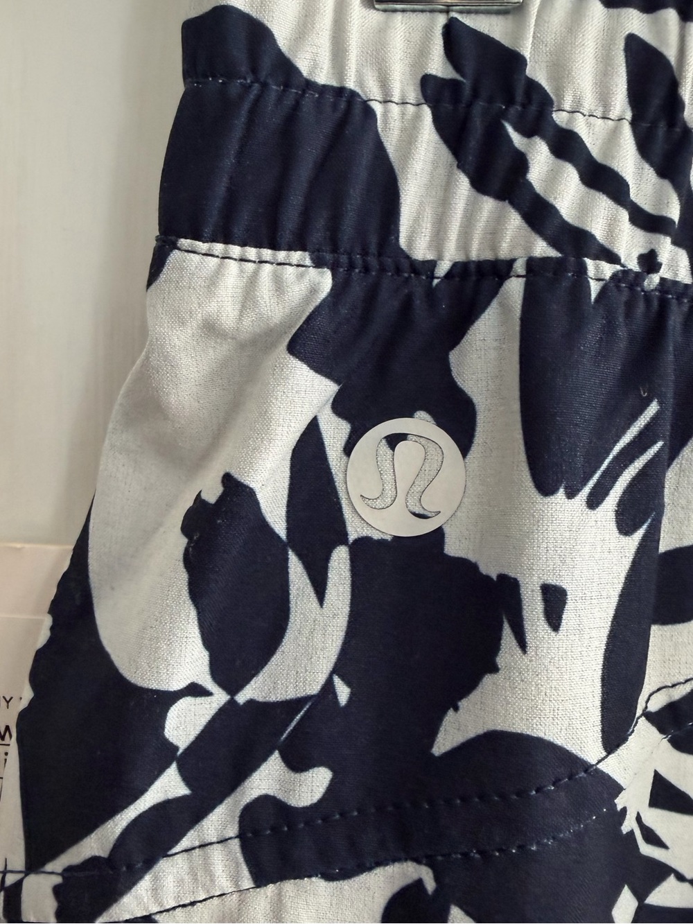 Lululemon Swift Mid Rise Wide-Leg Pant Size 6 - Picture 5 of 15